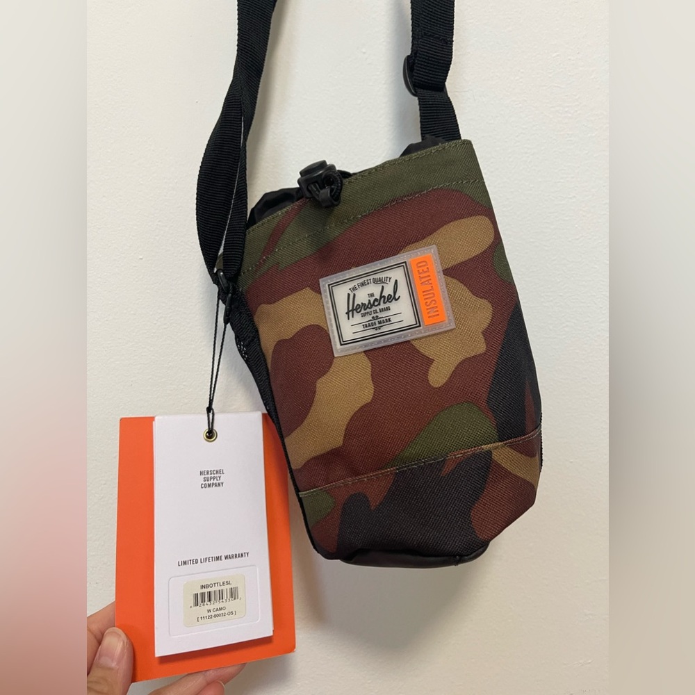 BrandNew Herschel insulated Bottle Sling